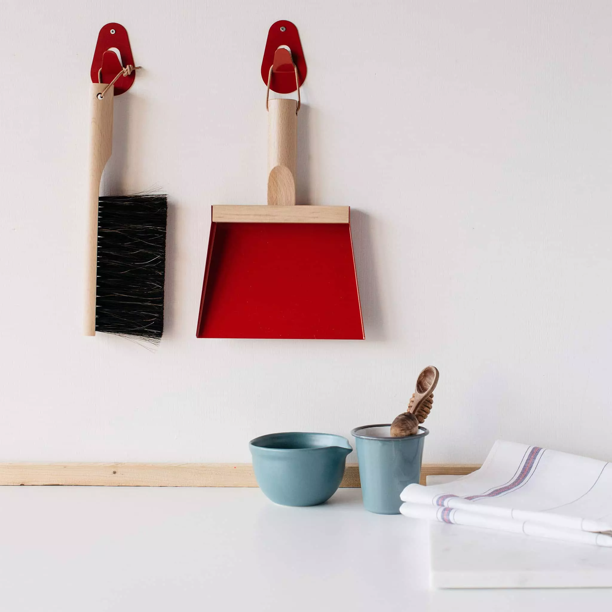 Andree Jardin Hand Brush & Dustpan Set - Red 5 Andree Jardin Hand Brush & Dustpan Set - Red