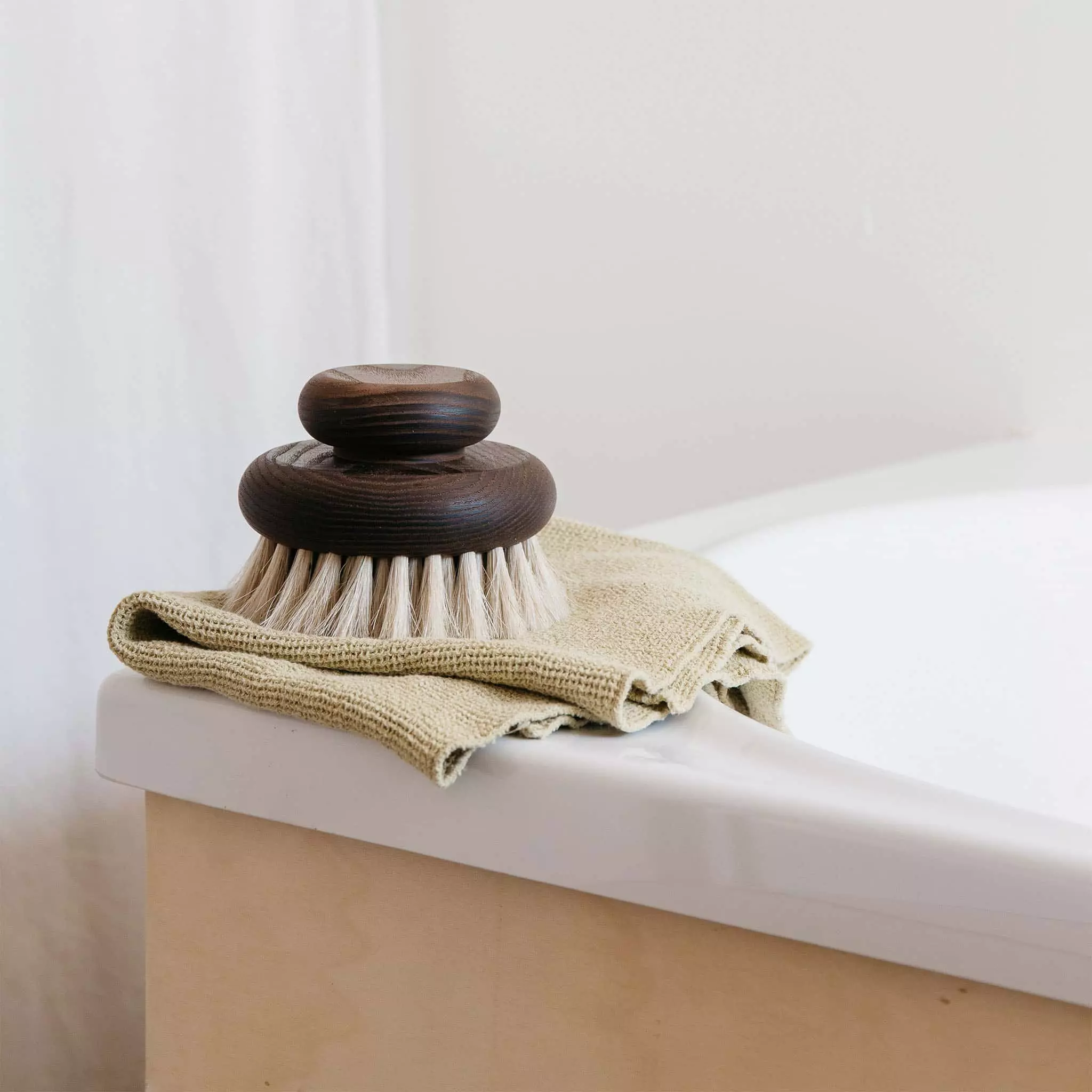 Andree Jardin Big Body Brush - Ash Wood & Horsehair 4 Andree Jardin Big Body Brush - Ash Wood & Horsehair