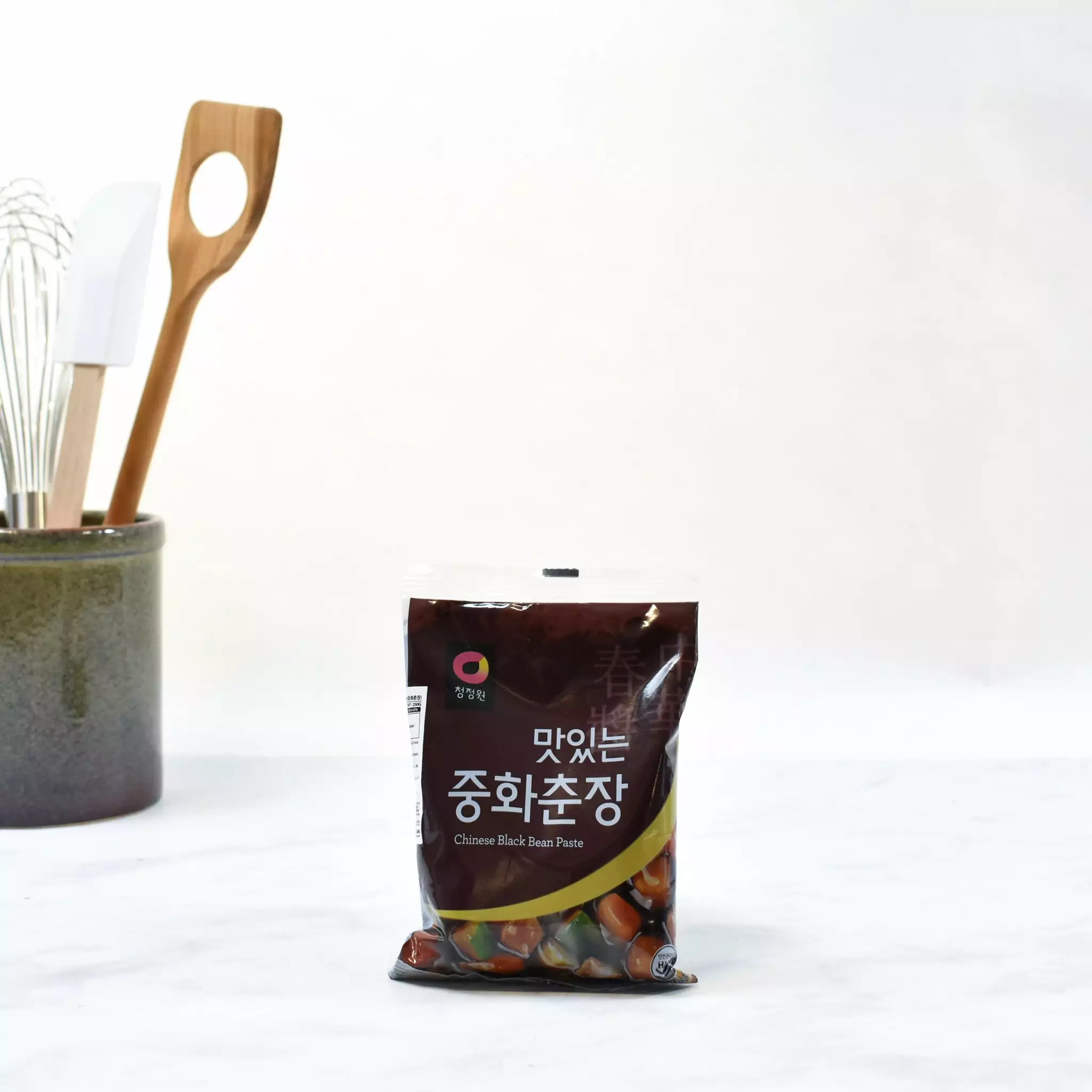 Chung Jung One Chunjang - Chinese-Style Korean Black Bean Paste 250g Ingredients 4 Chung Jung One Chunjang - Chinese-Style Korean Black Bean Paste 250g Ingredients